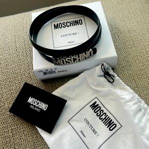 Size 38 Moschino belt !
